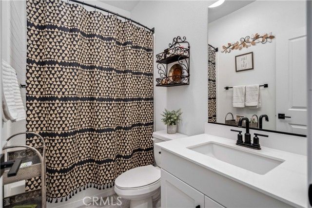 8812 W Dale Drive, Lancaster, CA 93536