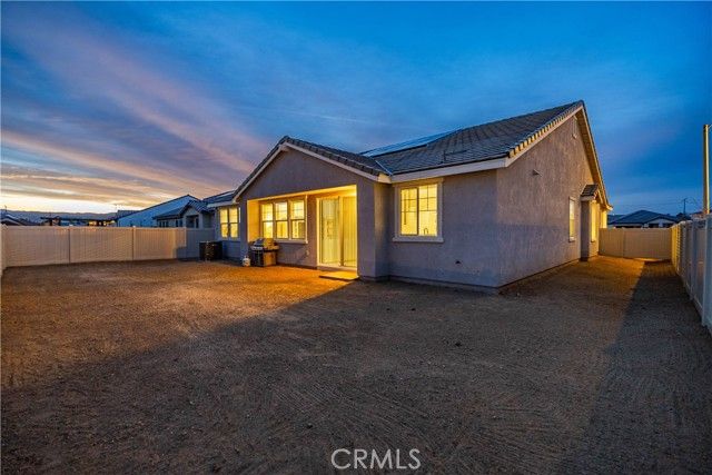 8812 W Dale Drive, Lancaster, CA 93536