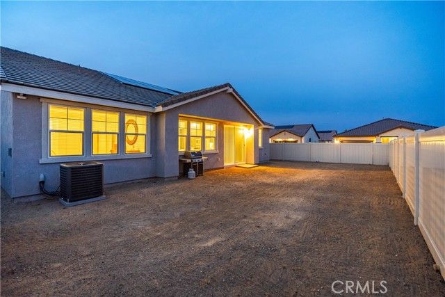 8812 W Dale Drive, Lancaster, CA 93536