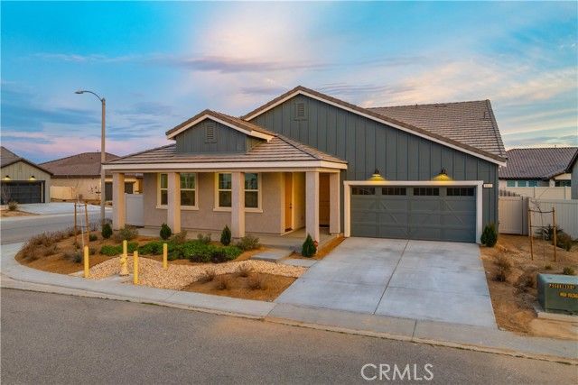 8812 W Dale Drive, Lancaster, CA 93536