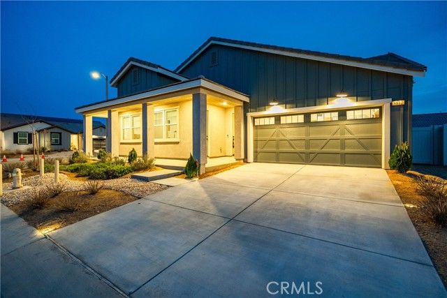 8812 W Dale Drive, Lancaster, CA 93536