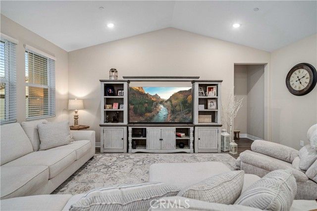 8812 W Dale Drive, Lancaster, CA 93536