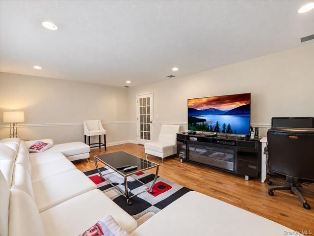 21 Argow Place, Nanuet, NY 10954