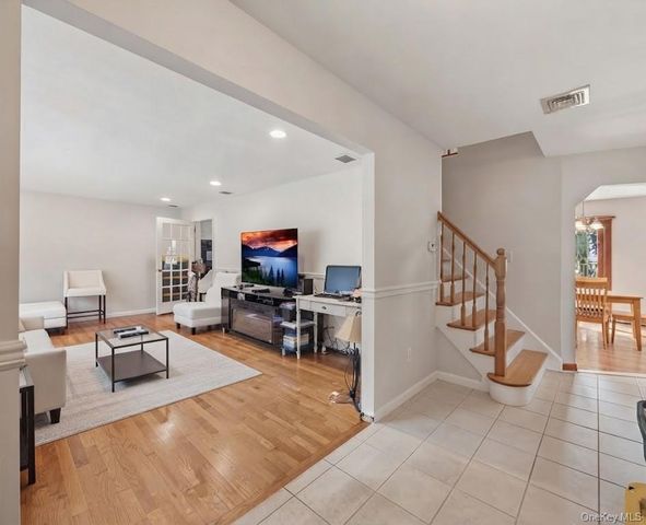 21 Argow Place, Nanuet, NY 10954