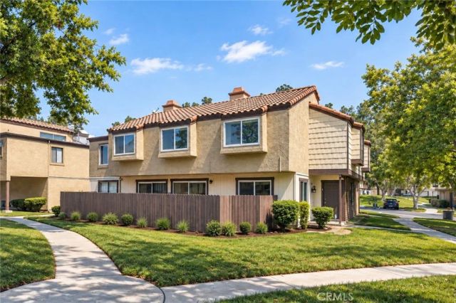 9404 Round Up A, Montclair, CA 91763