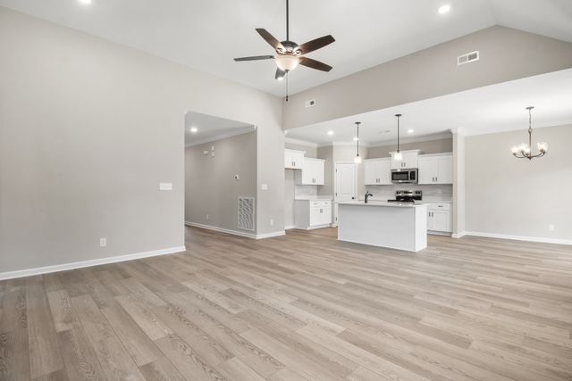 1244 Mourning Cloak Dr, Clarksville, TN 37043