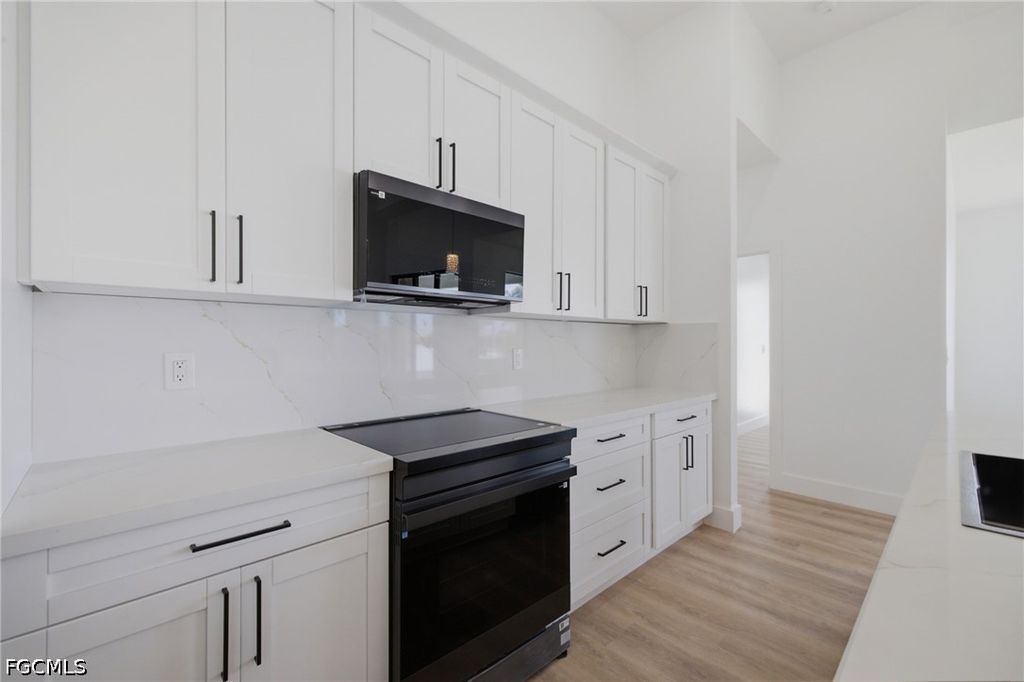 Image 13 of property listing at 3106 NW 14th TER, Cape Coral, FL 33993
