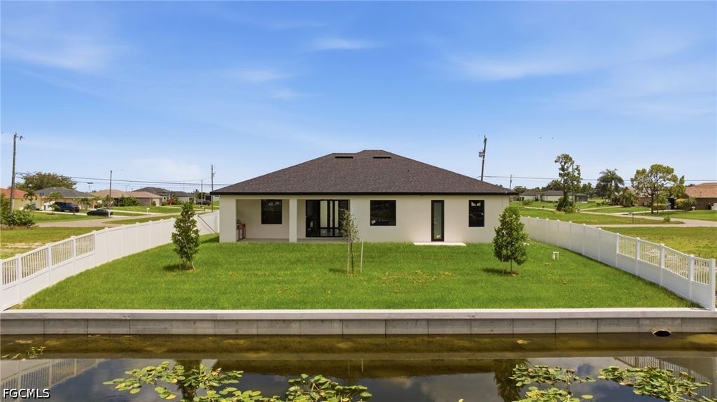 Image 2 of property listing at 3106 NW 14th TER, Cape Coral, FL 33993
