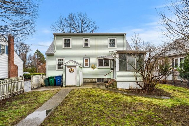 22 Bolton Street, Reading, MA 01867