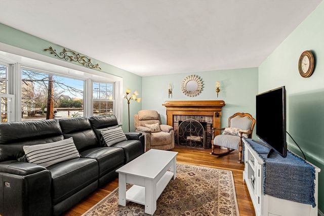 22 Bolton Street, Reading, MA 01867