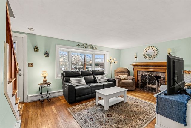 22 Bolton Street, Reading, MA 01867