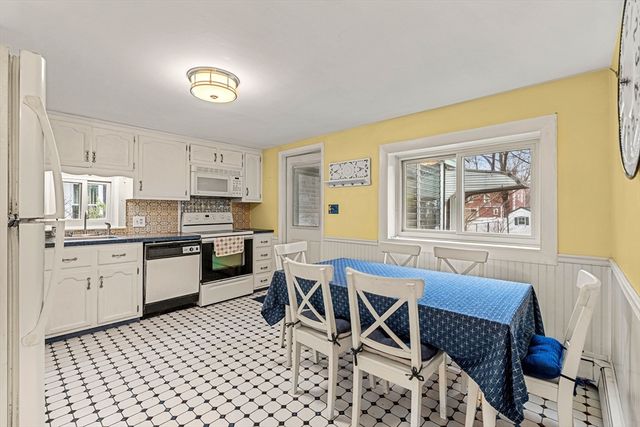 22 Bolton Street, Reading, MA 01867