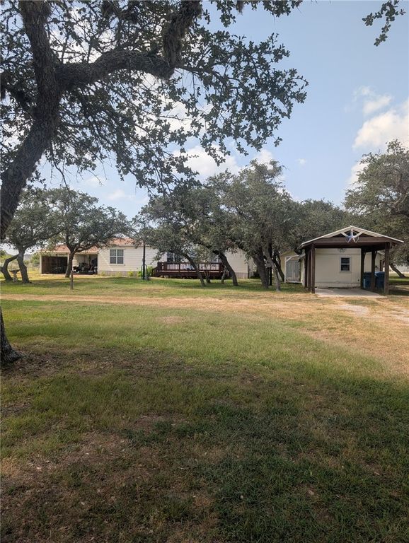 112 Cielo Vista Dr, Rockport, TX 78382 — exterior