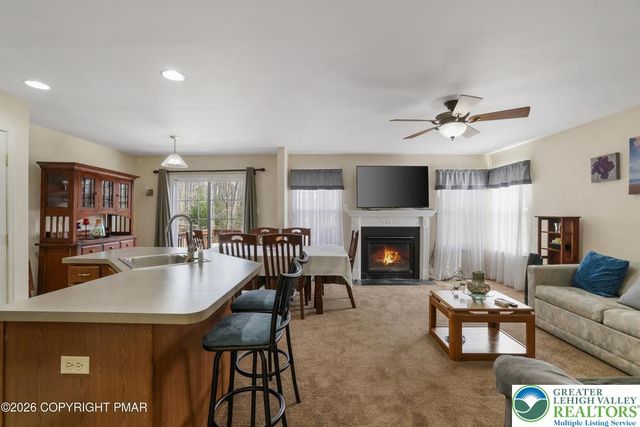 7235 Blushingwood Grove, Stroud Twp, PA 18301