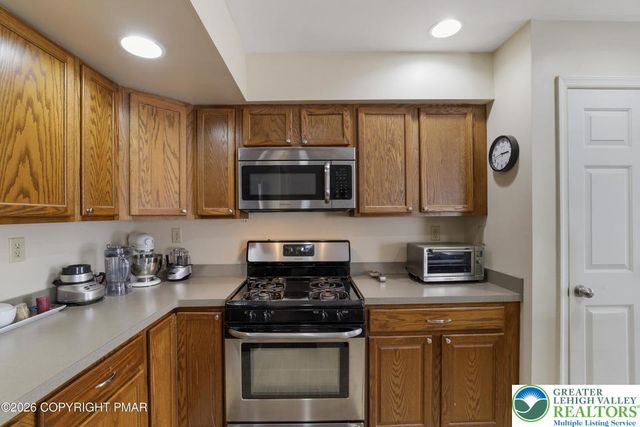 7235 Blushingwood Grove, Stroud Twp, PA 18301