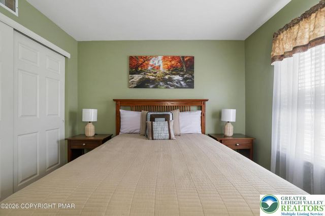 7235 Blushingwood Grove, Stroud Twp, PA 18301