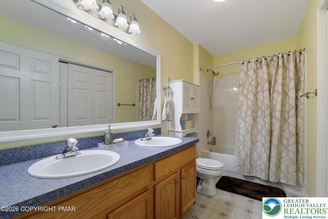 7235 Blushingwood Grove, Stroud Twp, PA 18301