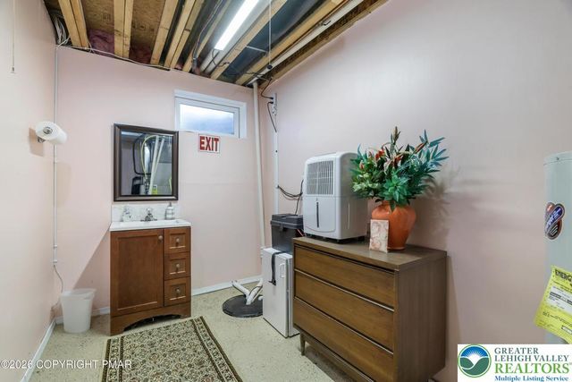 7235 Blushingwood Grove, Stroud Twp, PA 18301