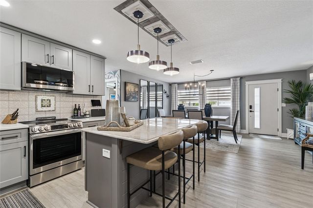 3235 57TH STREET N, St Petersburg, FL 33710