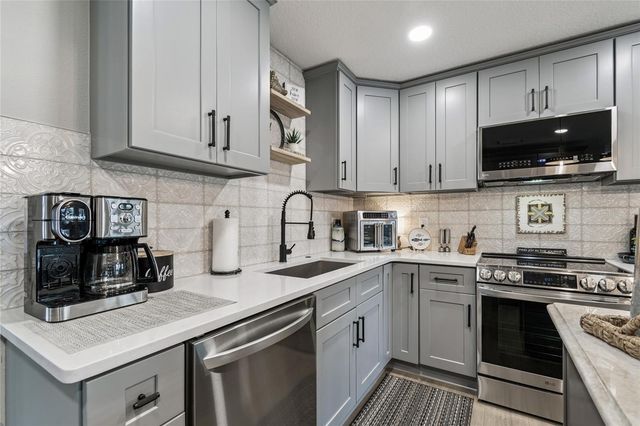 3235 57TH STREET N, St Petersburg, FL 33710