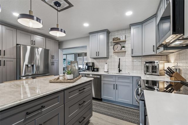 3235 57TH STREET N, St Petersburg, FL 33710