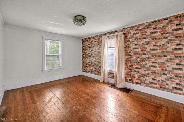 132 Irondale Street, Elyria, OH 44035