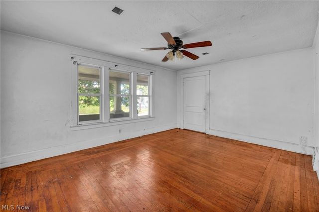 132 Irondale Street, Elyria, OH 44035
