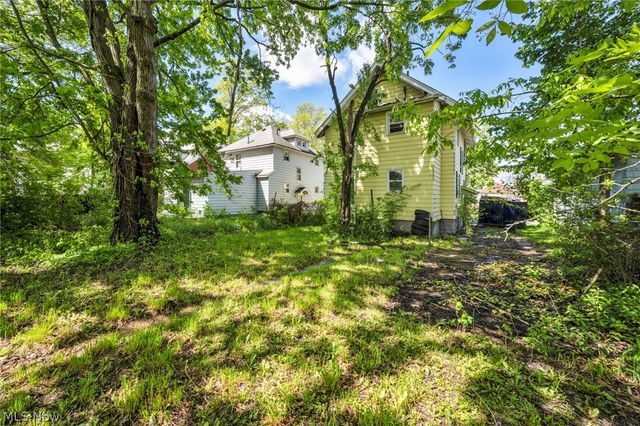 132 Irondale Street, Elyria, OH 44035