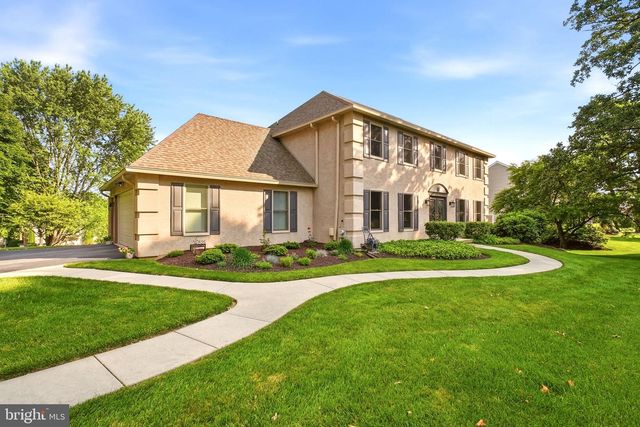 525 BEAUMONT CIR, West Chester, PA 19380