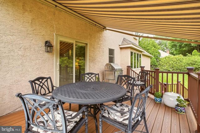 525 BEAUMONT CIR, West Chester, PA 19380