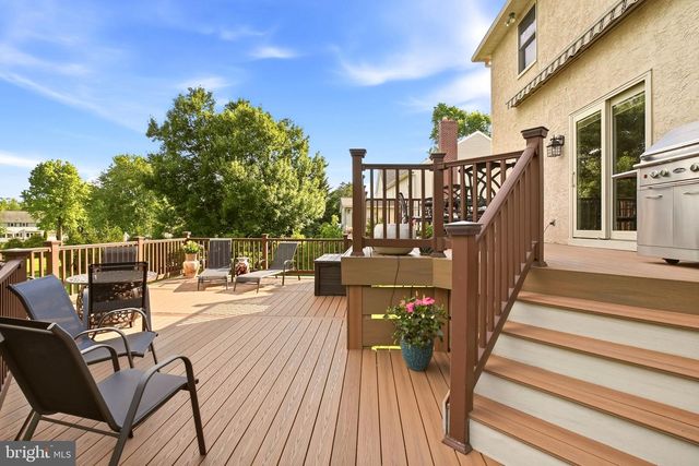525 BEAUMONT CIR, West Chester, PA 19380