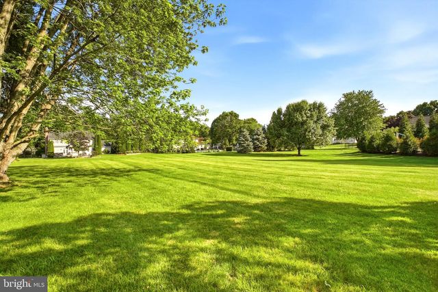 525 BEAUMONT CIR, West Chester, PA 19380