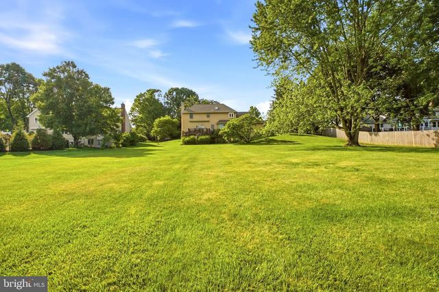 525 BEAUMONT CIR, West Chester, PA 19380