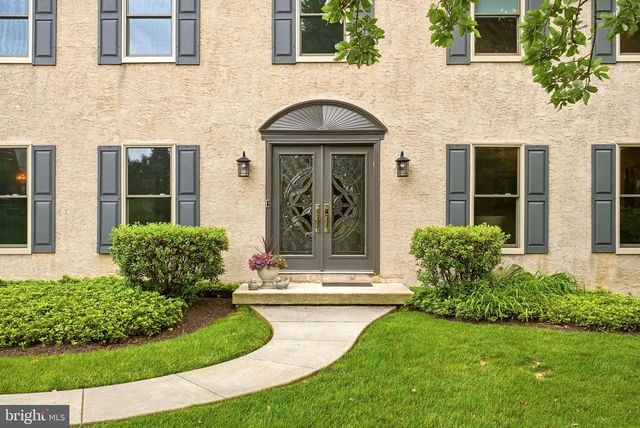 525 BEAUMONT CIR, West Chester, PA 19380