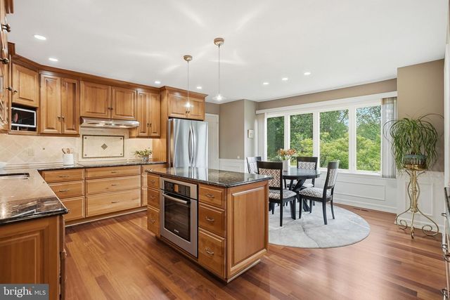 525 BEAUMONT CIR, West Chester, PA 19380