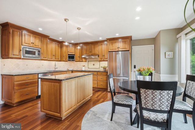525 BEAUMONT CIR, West Chester, PA 19380
