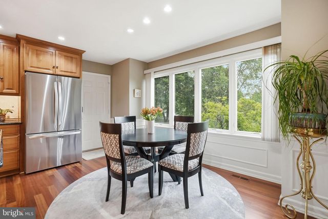 525 BEAUMONT CIR, West Chester, PA 19380