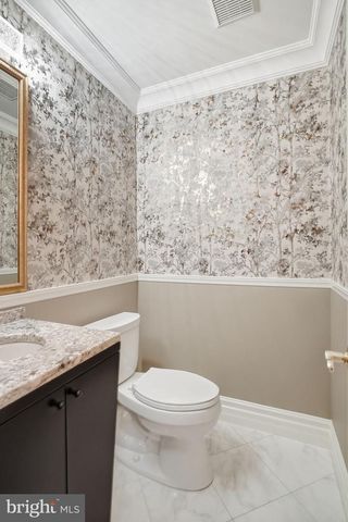 525 BEAUMONT CIR, West Chester, PA 19380