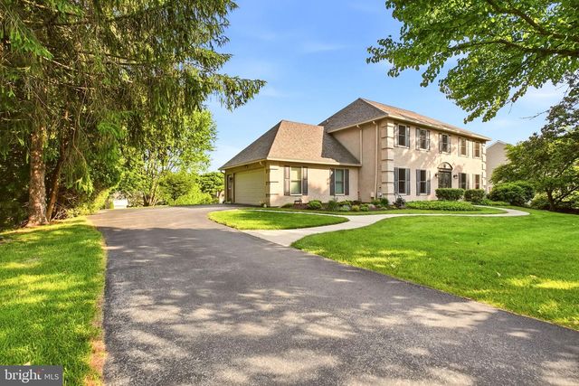 525 BEAUMONT CIR, West Chester, PA 19380