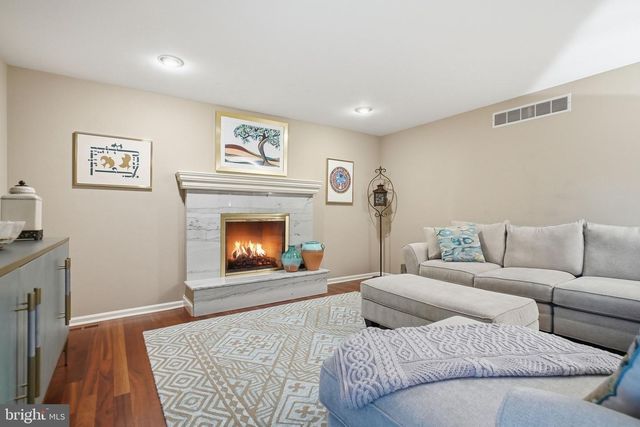 525 BEAUMONT CIR, West Chester, PA 19380