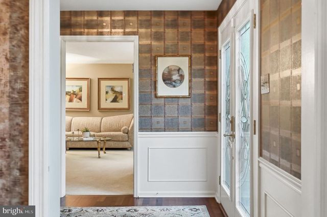 525 BEAUMONT CIR, West Chester, PA 19380