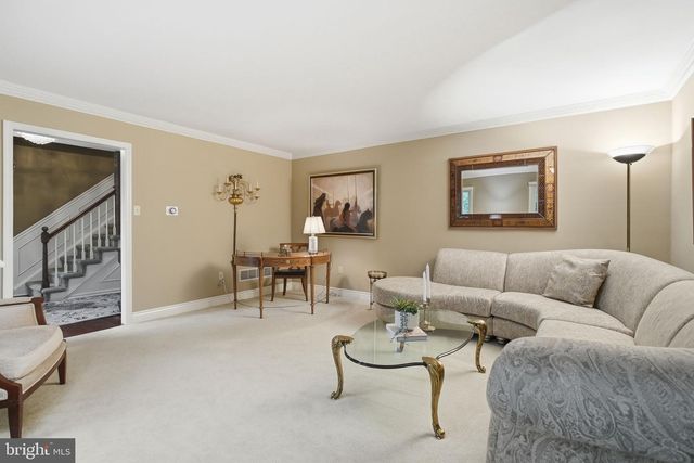 525 BEAUMONT CIR, West Chester, PA 19380