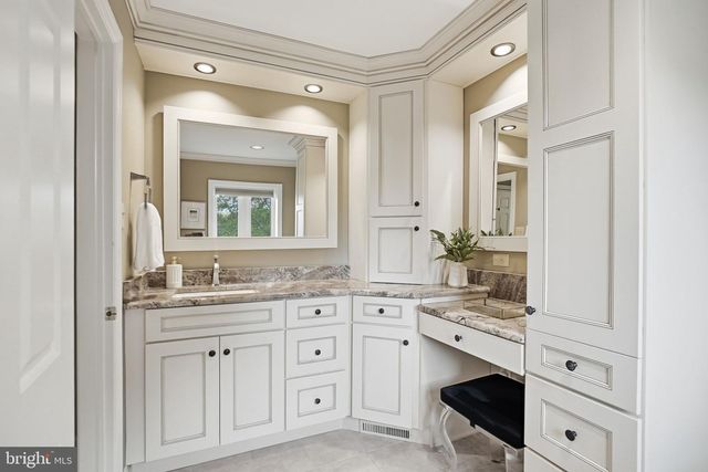 525 BEAUMONT CIR, West Chester, PA 19380