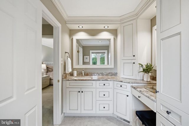 525 BEAUMONT CIR, West Chester, PA 19380