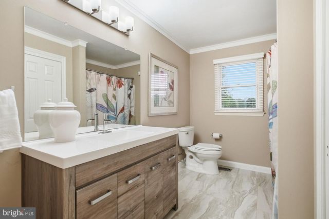 525 BEAUMONT CIR, West Chester, PA 19380