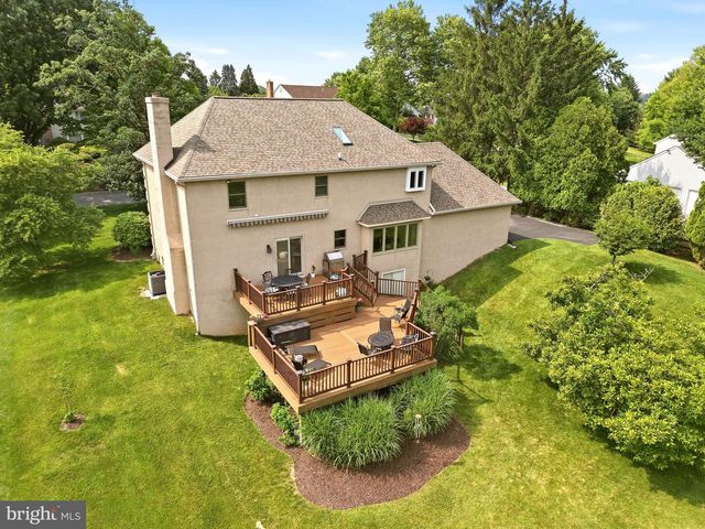 525 BEAUMONT CIR, West Chester, PA 19380