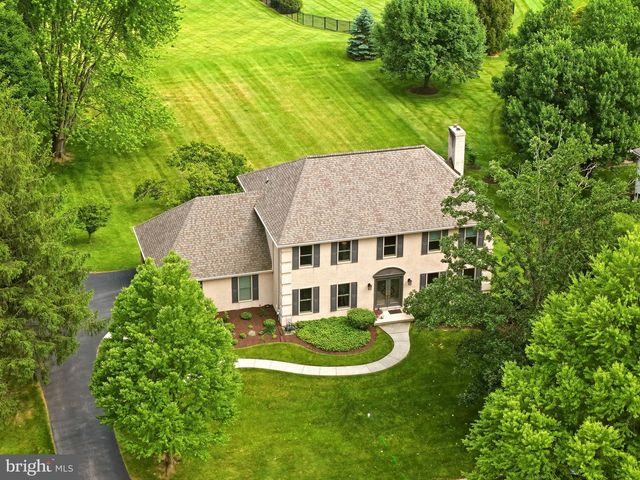 525 BEAUMONT CIR, West Chester, PA 19380