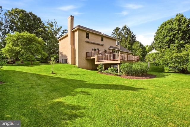 525 BEAUMONT CIR, West Chester, PA 19380