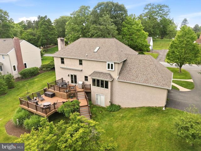 525 BEAUMONT CIR, West Chester, PA 19380