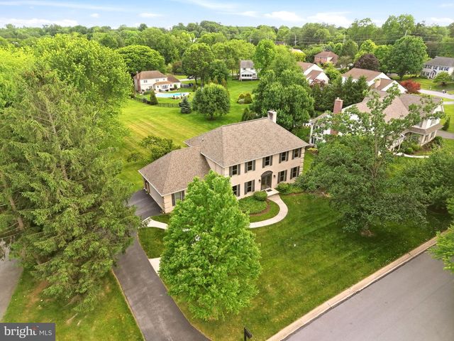525 BEAUMONT CIR, West Chester, PA 19380
